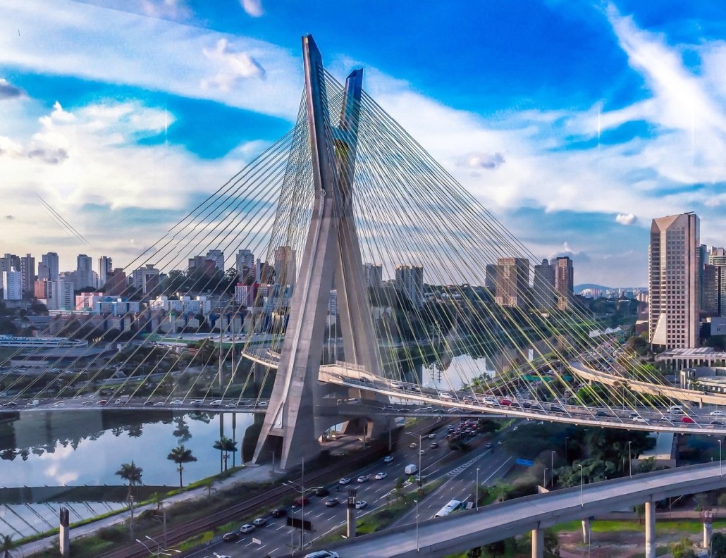Ponte Octávio Frias de Oliveira sobre o Rio Pinheiros, em São Paulo