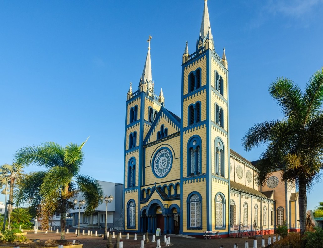 Catedral de São Pedro e São Paulo, em Paramaribo, no Suriname